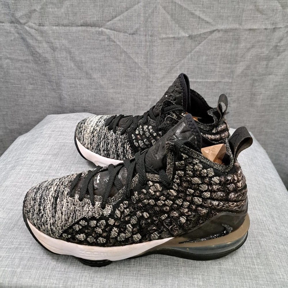 %Nike Lebron 17 Size 5Y In the Arena Athletic Knit Basketball Sneakers / A 33